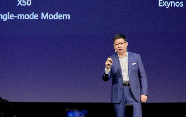 Huawei CEO announces new Kirin 990