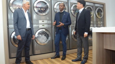 LG eyes growing on-demand laundry market with smart shops