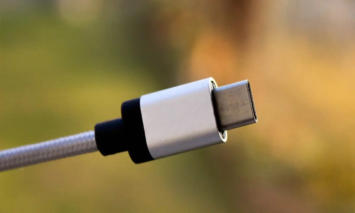 Mandatory adoption of USB-C phone chargers Law passed