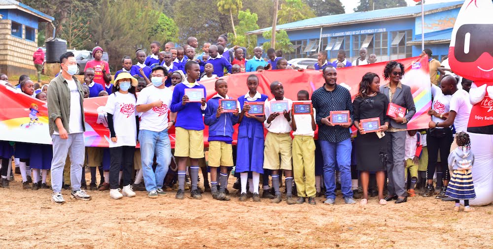 itel Kenya Donates Libraries, Educational Materials To Meru Primary School