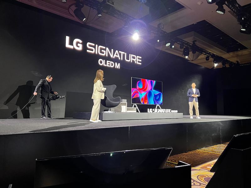 Meet LG’s first OLED TV with wireless transmission