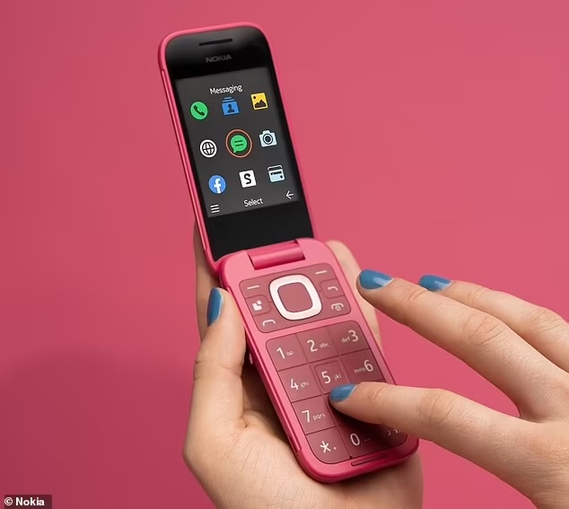 Nokia 2660 Flip phone