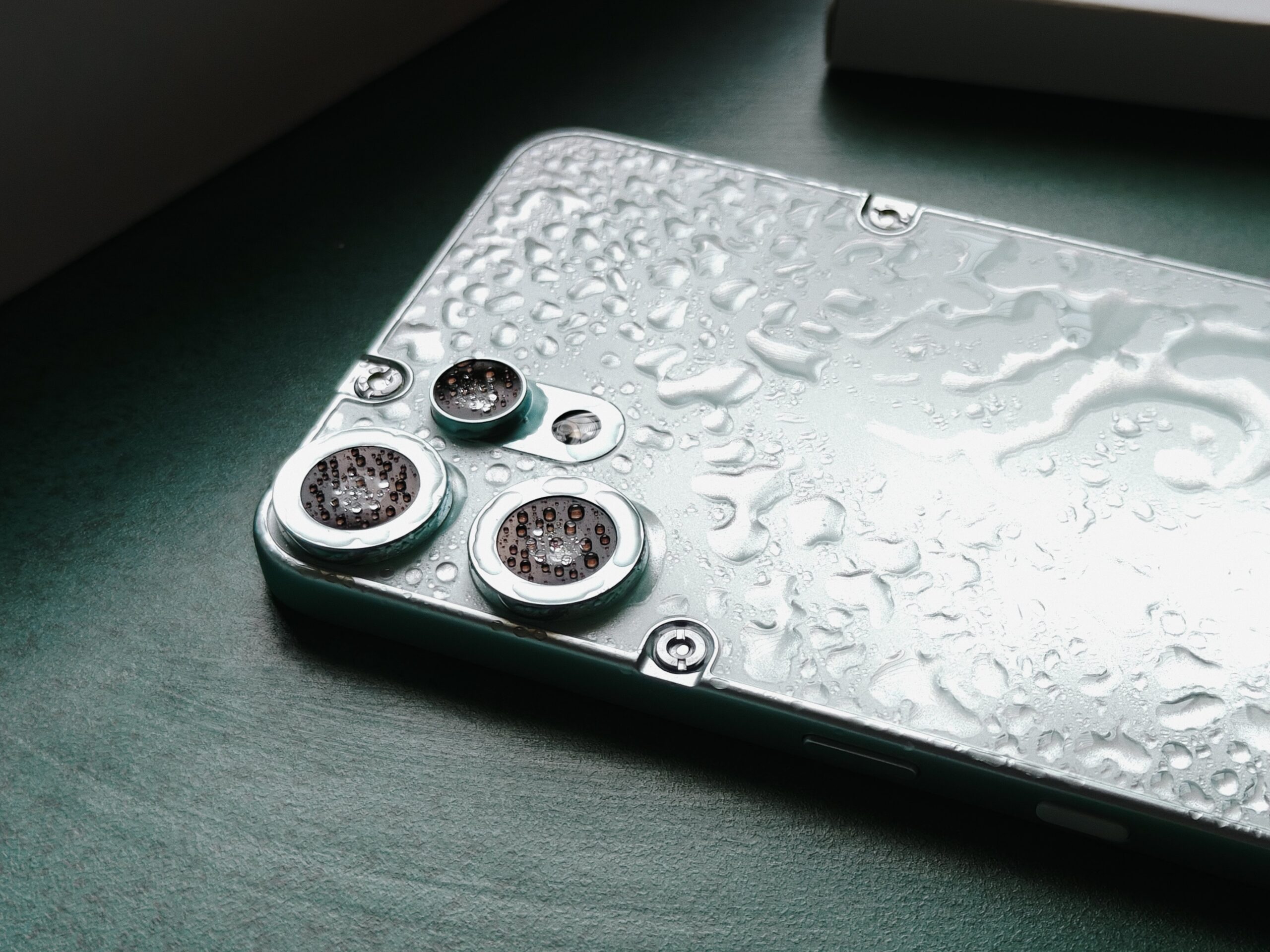 IP67 vs IP68 vs IPX8 waterproof ratings