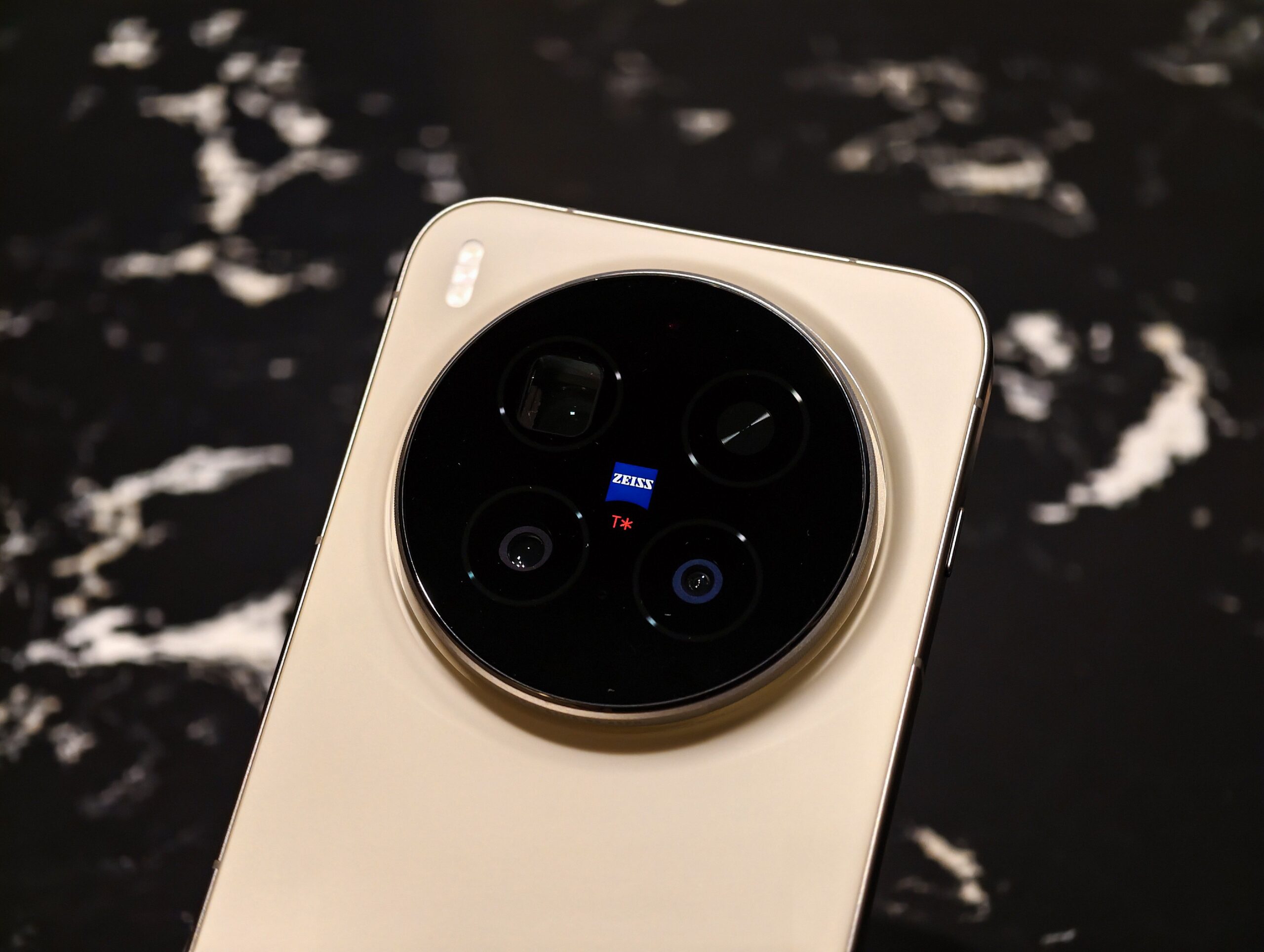 Vivo X300 Pro cameras