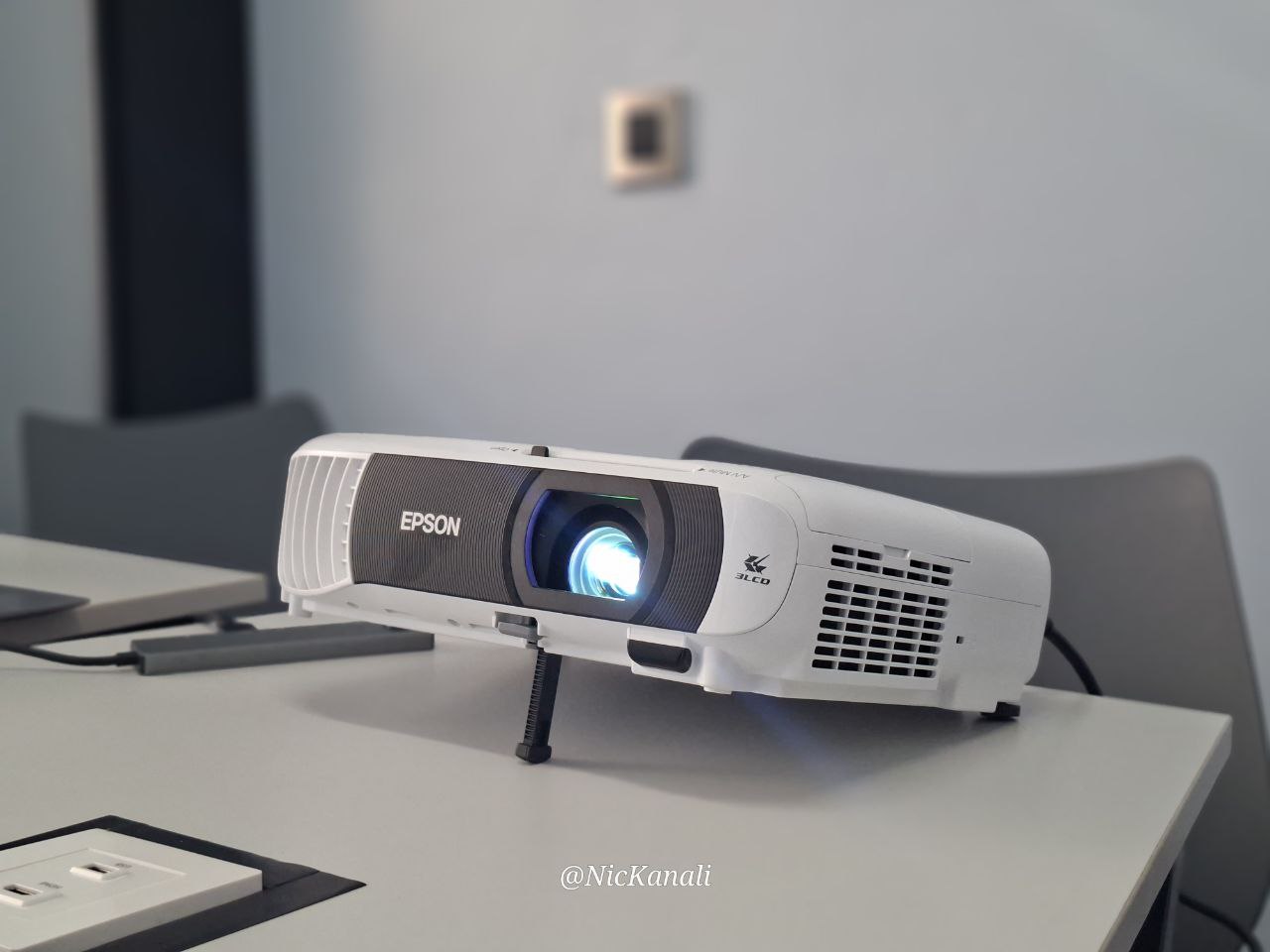 Epson EB-W55 Projector