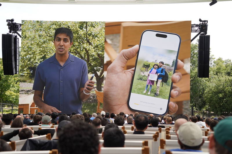 Apple executive demonstrates AI-powered photo editing features in Photos during WWDC 2026.